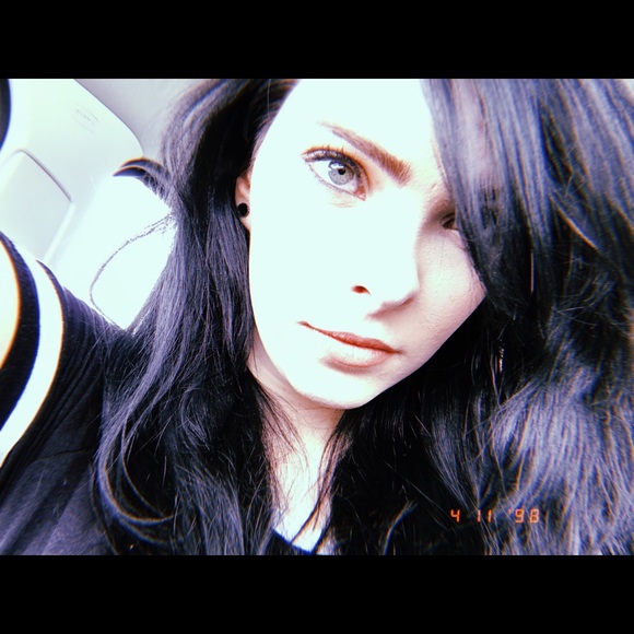 Meet your Posher, Geneviev - Picture 1 of 1